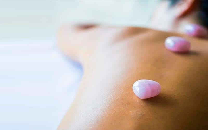 Benefits of a Hot Stone Massage Midtown