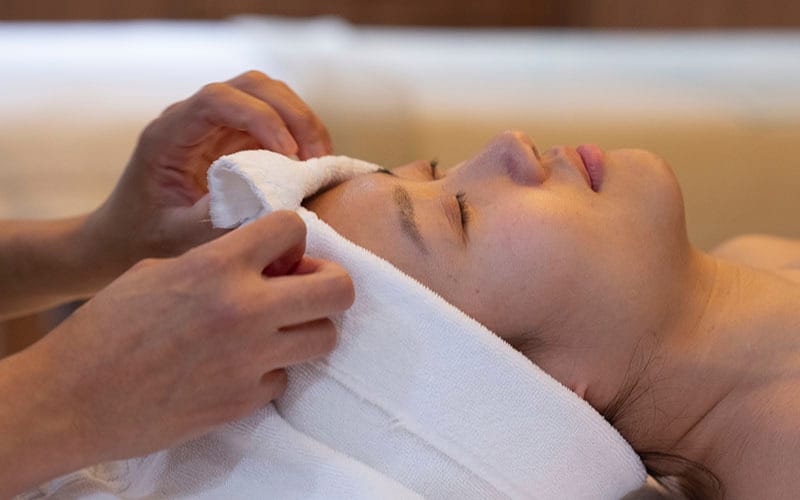 Gold Facial Treatment Midtown Luxury Spa