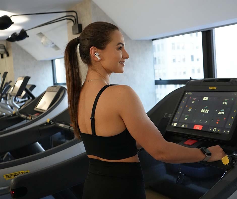 Active woman training at ila Only Spa in NYC before compression therapy recovery